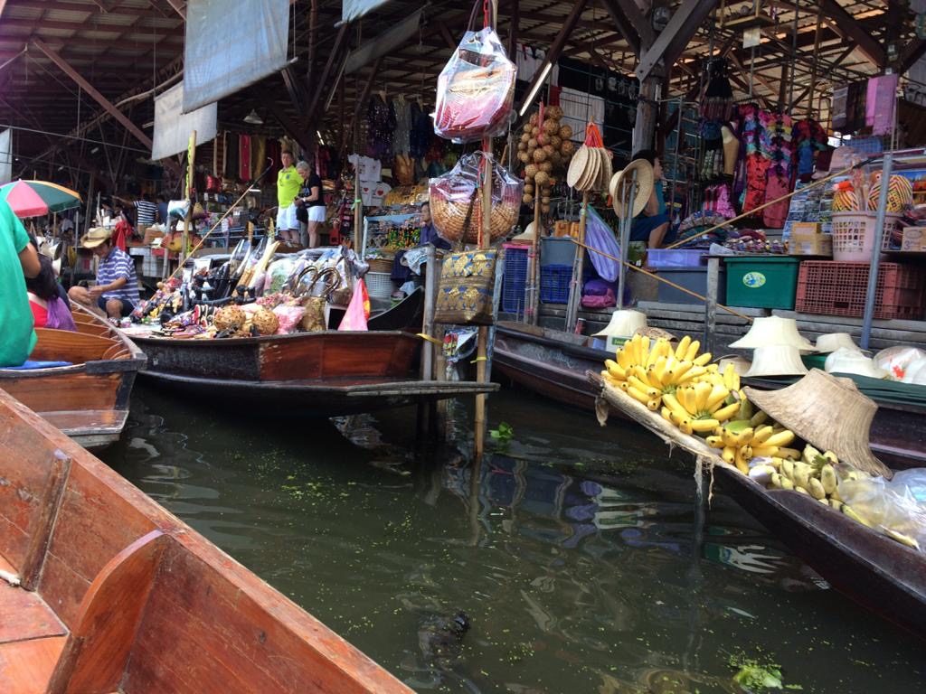Damnoen Saduak Floating Market